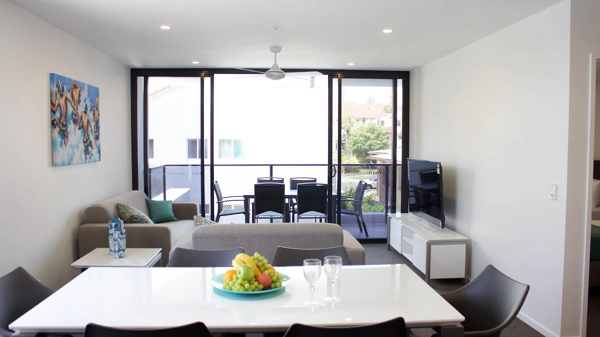 **** Aparthotel Synergy Broadbeach - Official Gold Coast Australia