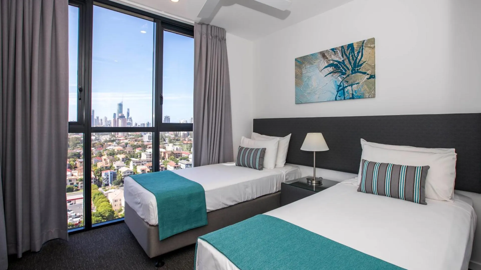 Aparthotel Synergy Broadbeach - Official Gold Coast