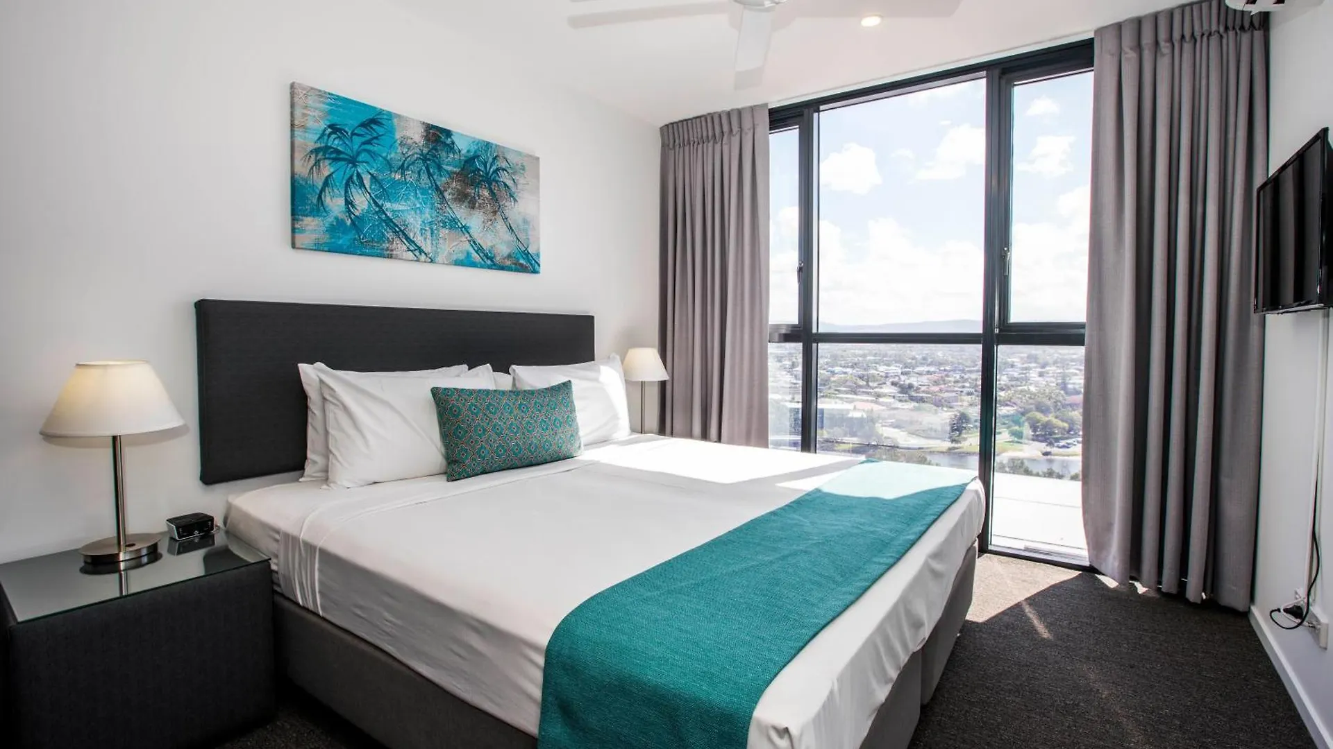 Synergy Broadbeach - Official Gold Coast